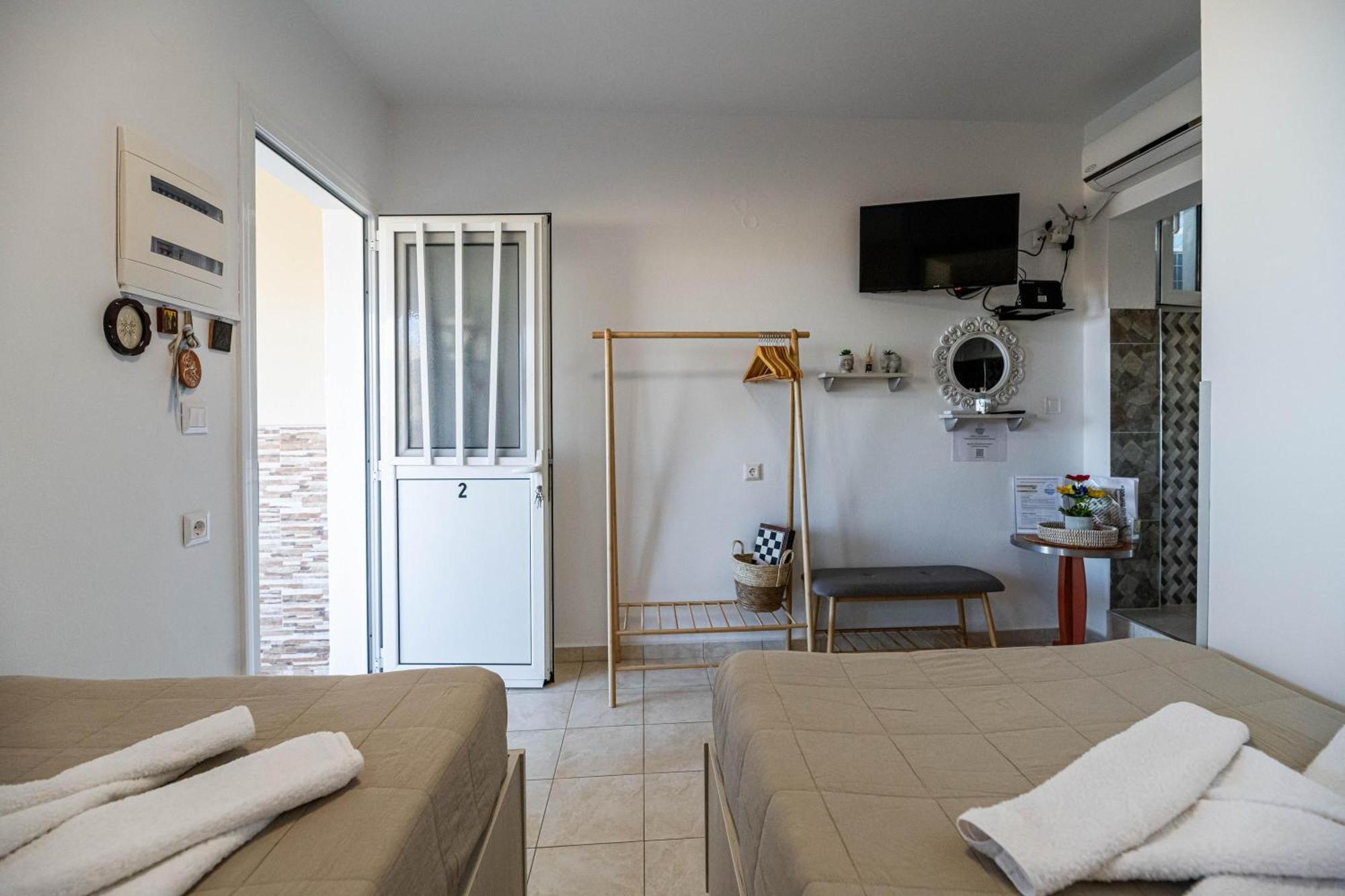 Aperanto Galazio Apartment Арханґелос Екстер'єр фото